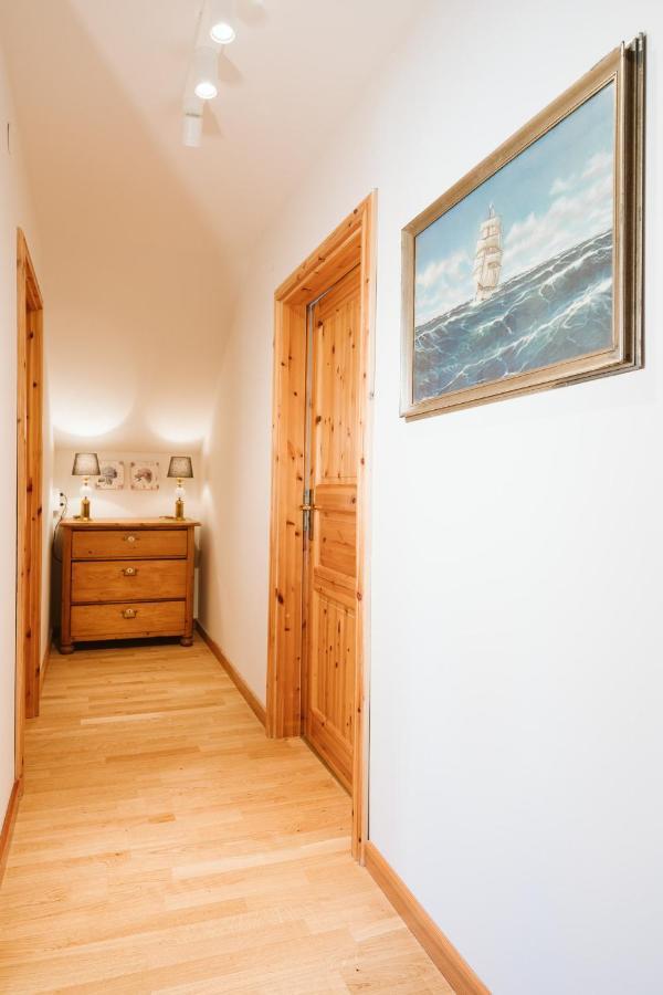 Mirnockahoi - Familienfreundliches Ferienhaus Fuer 4 Erwachsene, Maritimes Bergerlebnis, Panoramablick Von Terrasse Und Balkon, Carinthia, Millstaettersee Ferndorf Buitenkant foto